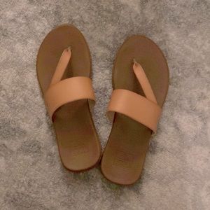 Reef tan leather sandals 🩴 so comfortable!